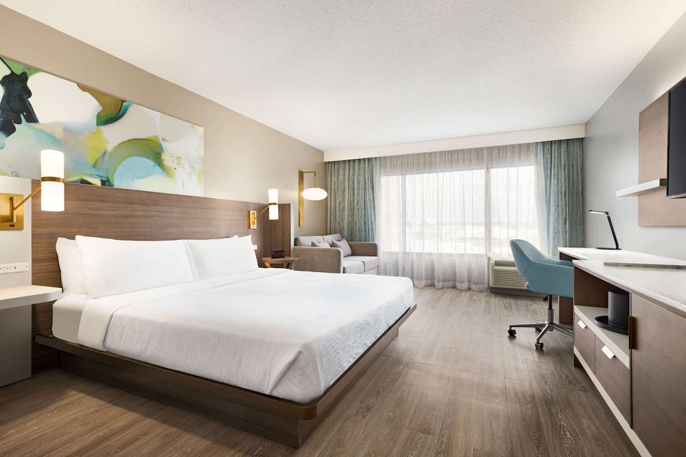 Garner Hotel Totowa by IHG 14/74