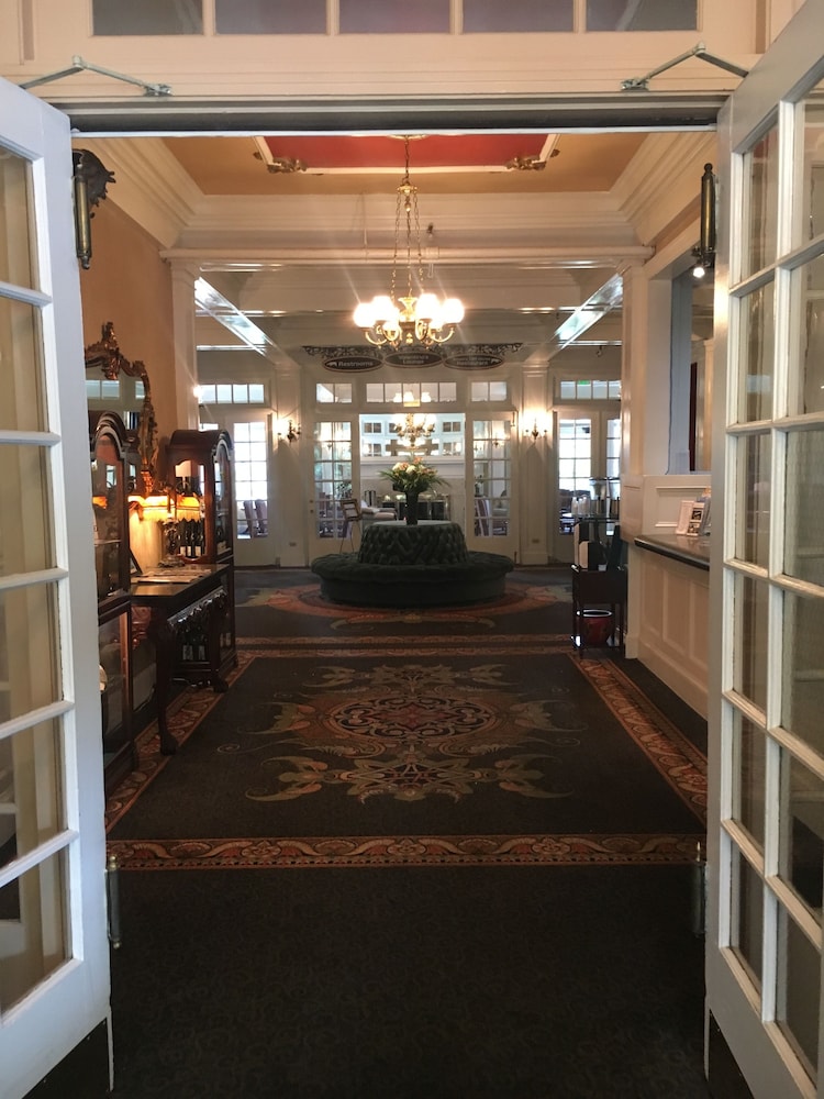 Columbia Gorge Hotel And Spa 5/62