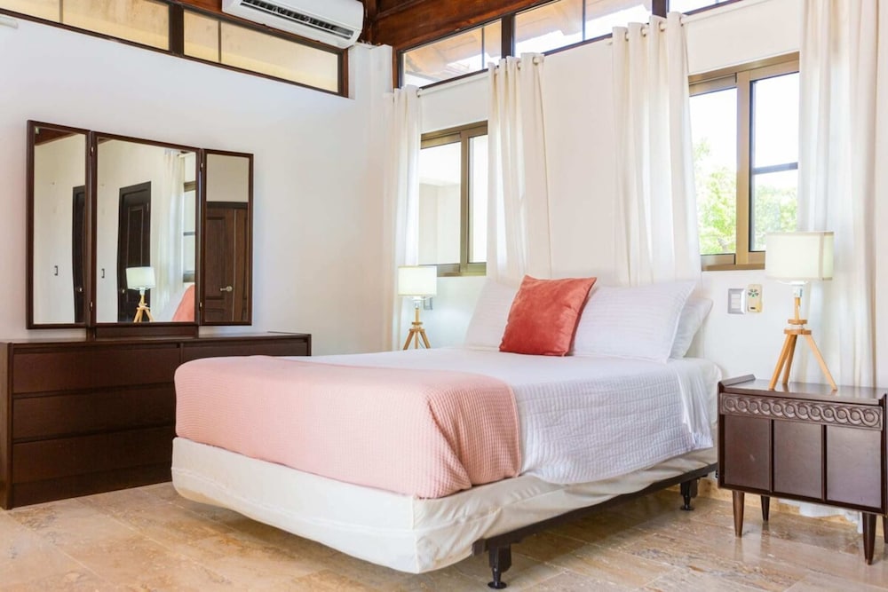 Grand Laguna Beach Properties by Calisto Stays 6/50