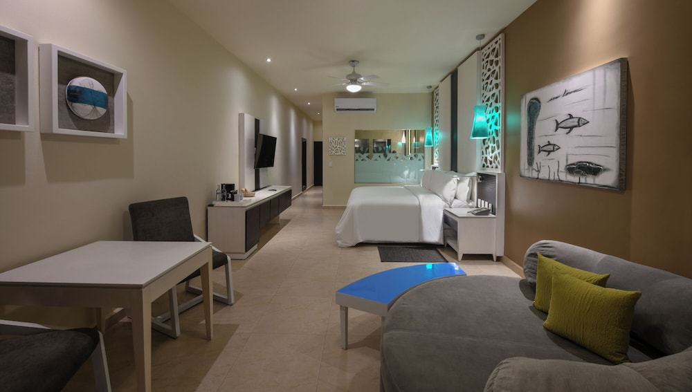 El Dorado Seaside Suites Oceanfront, All & More Inclusive - Adults Only 23/50