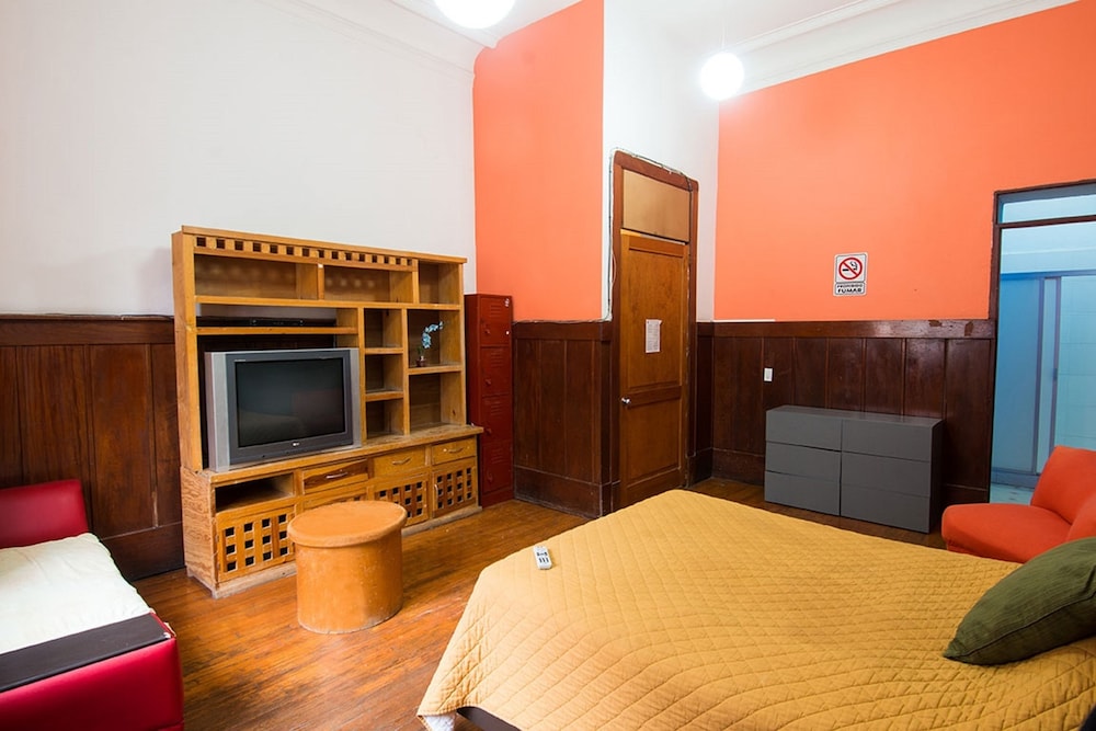 Hostal Amigo 12/48