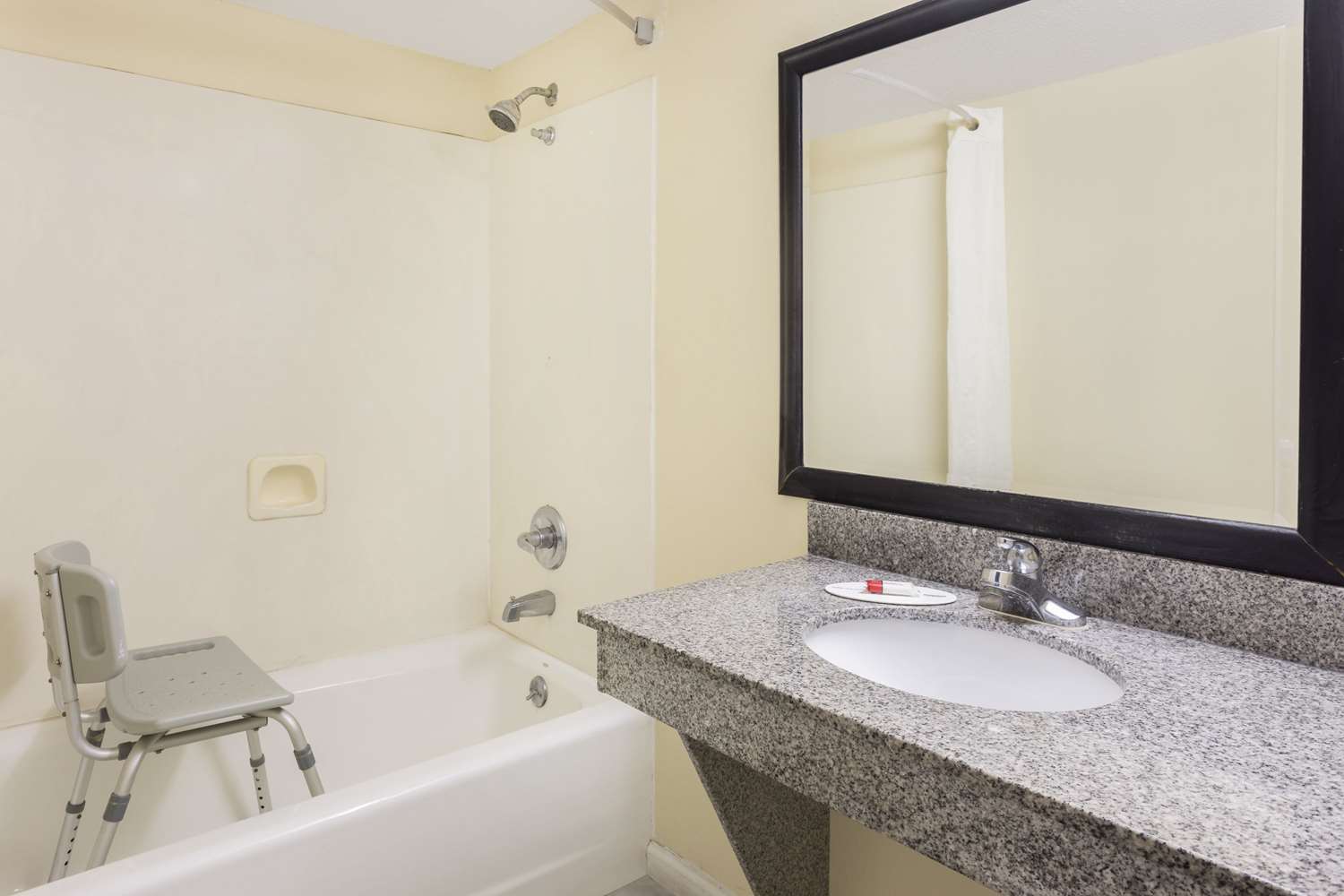 Super 8 by Wyndham Decatur/Lithonia/Atl Area 19/21