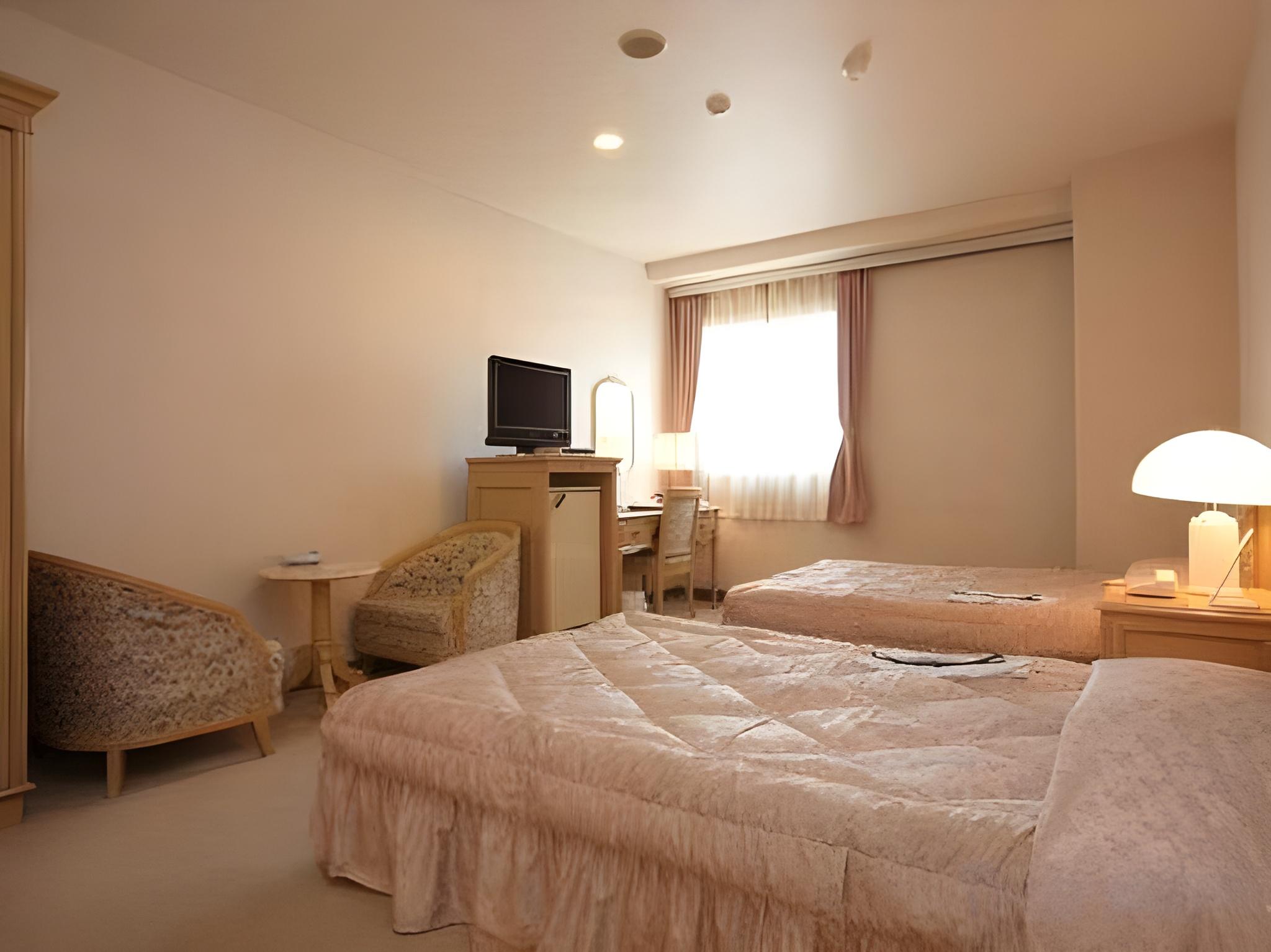 ECONOMY, TWIN BEDS, SMOKING