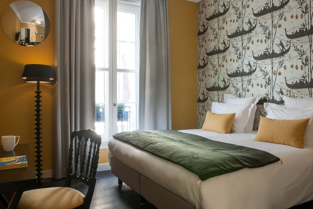 ELEGANT, DOUBLE BED