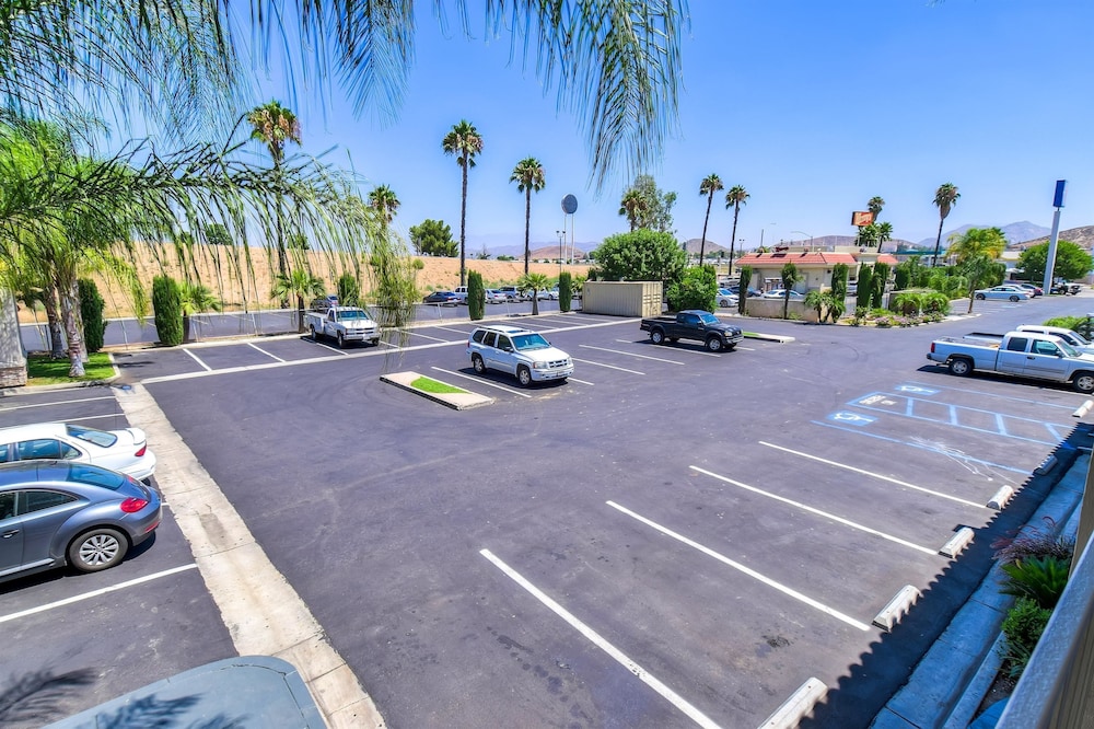 Motel6 Menifee, CA 11/71