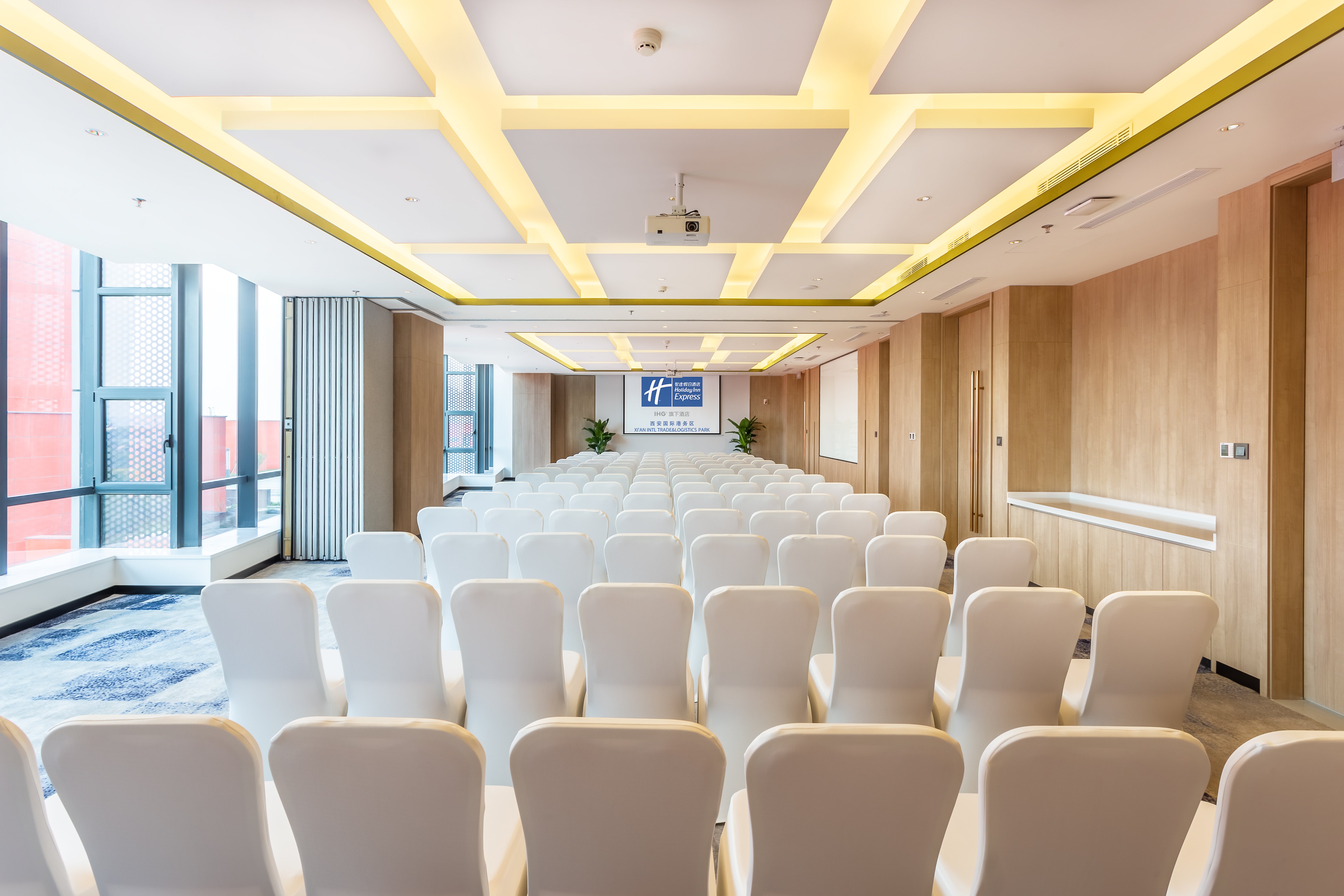 Holiday Inn Express Xi'an Intl Trade&Logistic Park 42/50