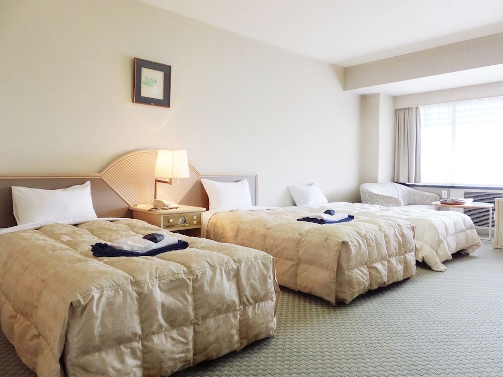 Atami New Fujiya Hotel 8/60