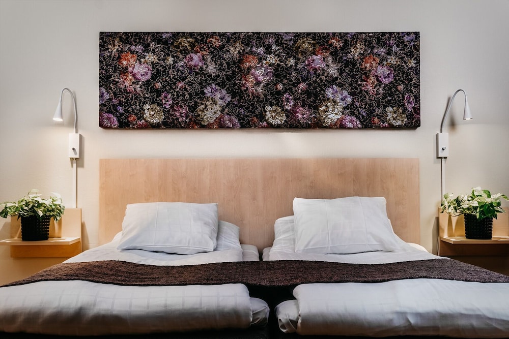 Hotell Björken 18/51