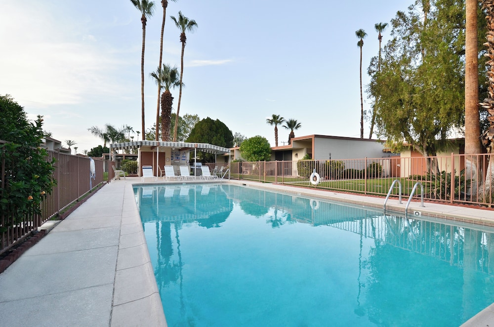 Inn at Deep Canyon 46/71