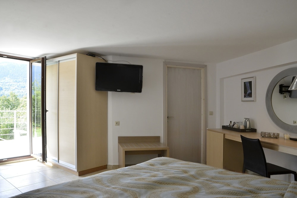Forest Suites Boutique Hotel 24/79