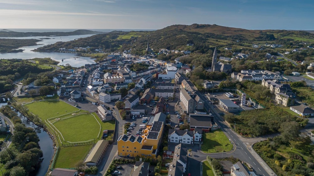 Clifden Station House 25/26