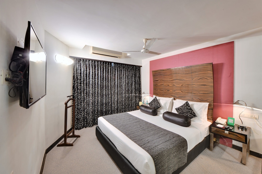 The Fern Residency Subhash Bridge Ahmedabad 24/65