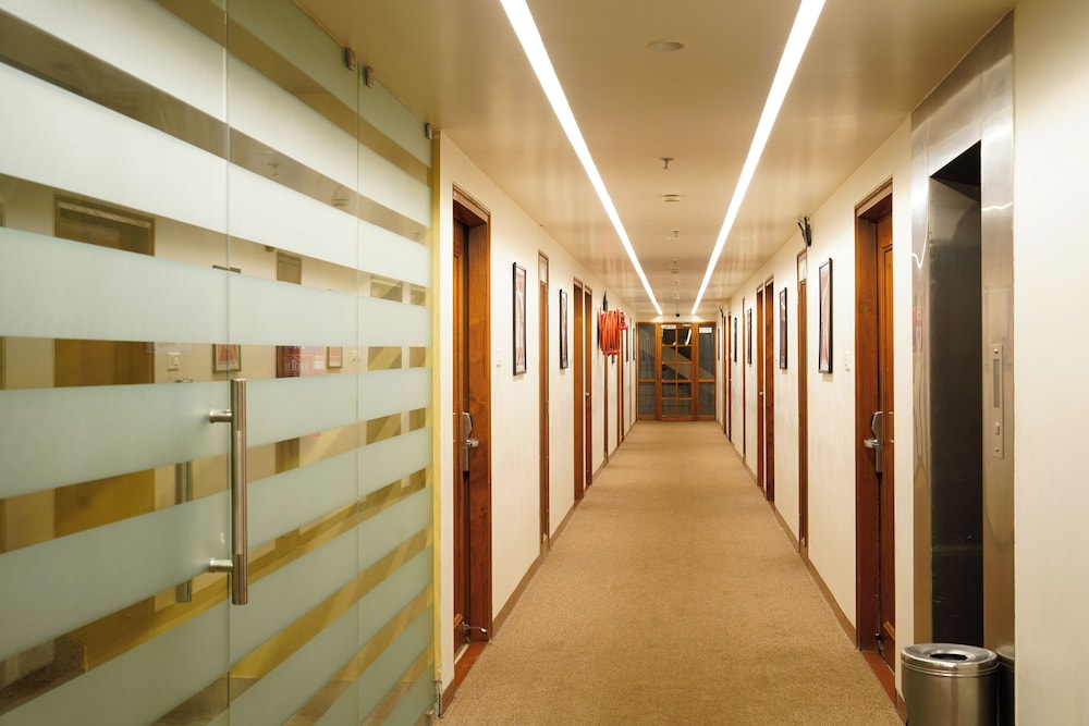 Hotel Mayura 2/50