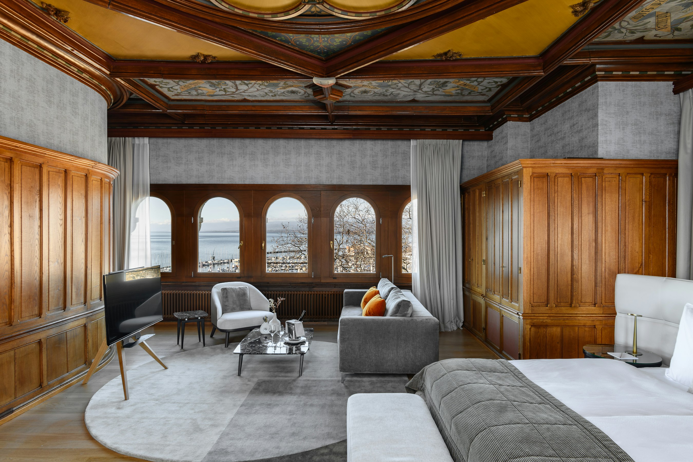 Riviera, Suite