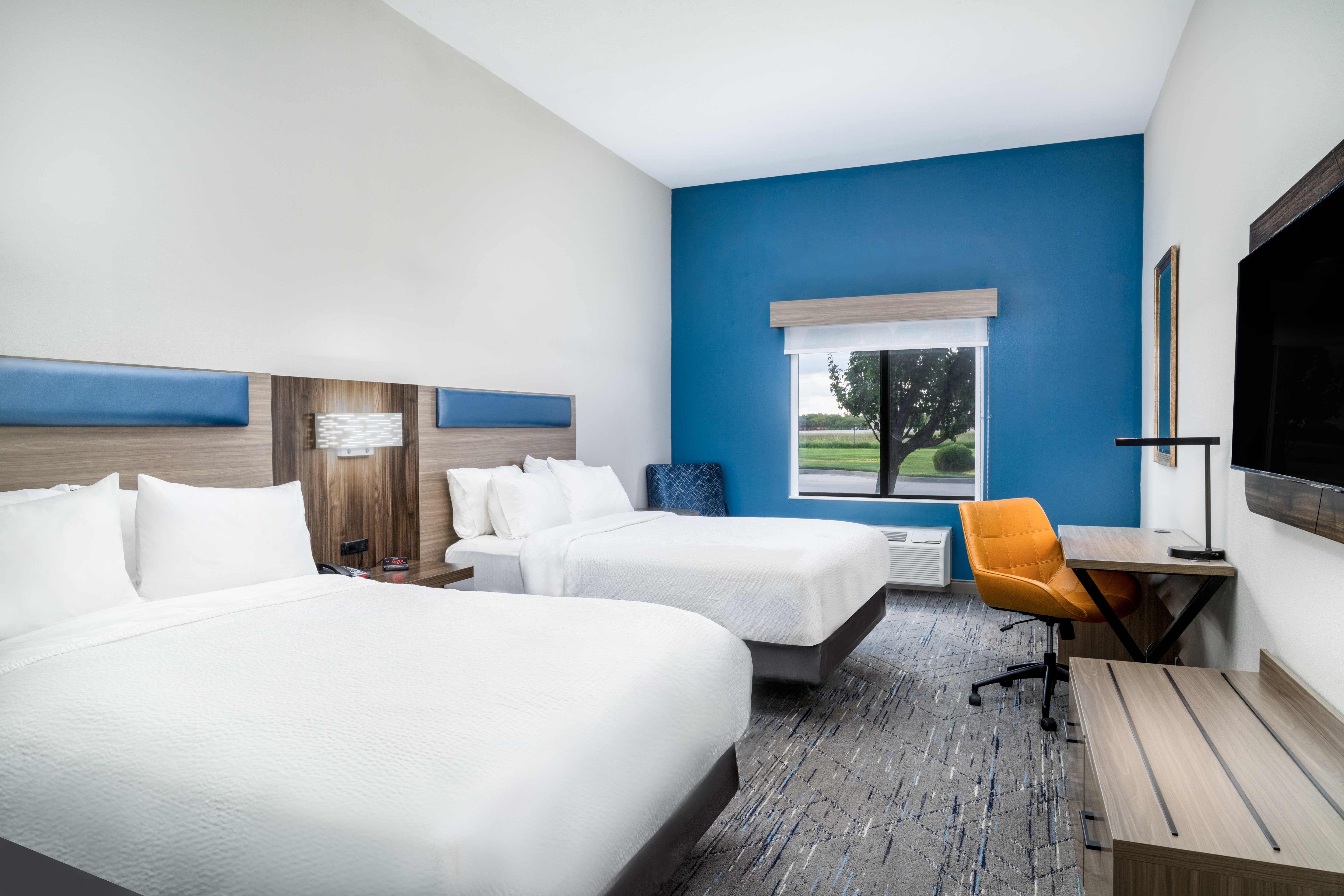 Holiday Inn Express Hotel And Suites Pratt 15/55