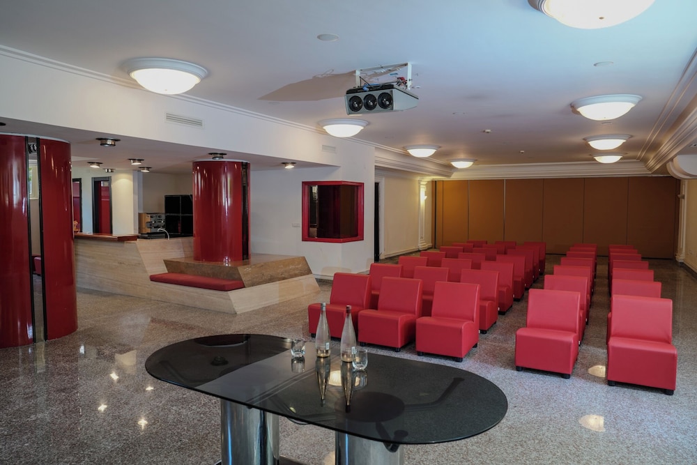 Mondial Park Hotel 29/50