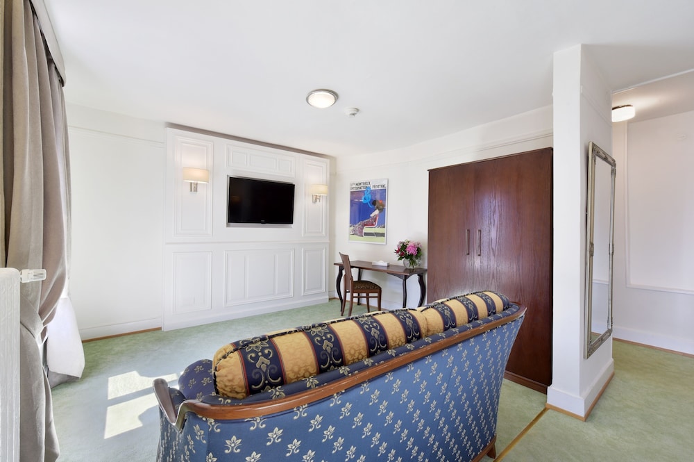 J5 Hotels Helvetie Montreux 25/27