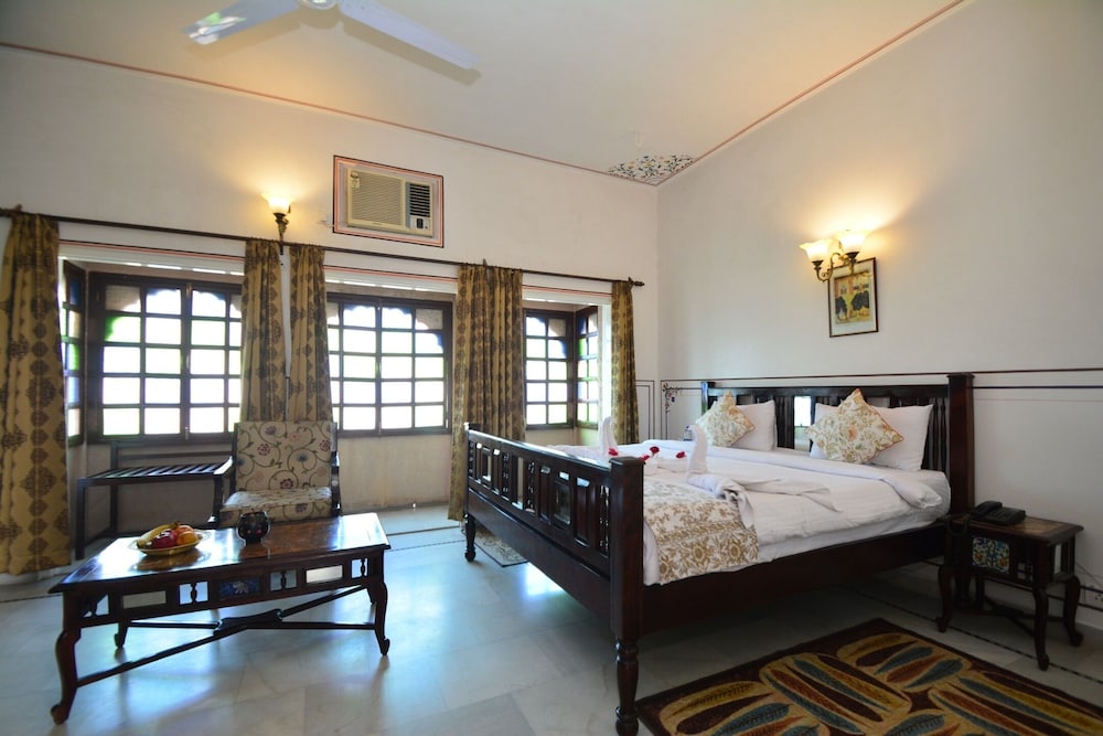 Mahal Khandela 7/32