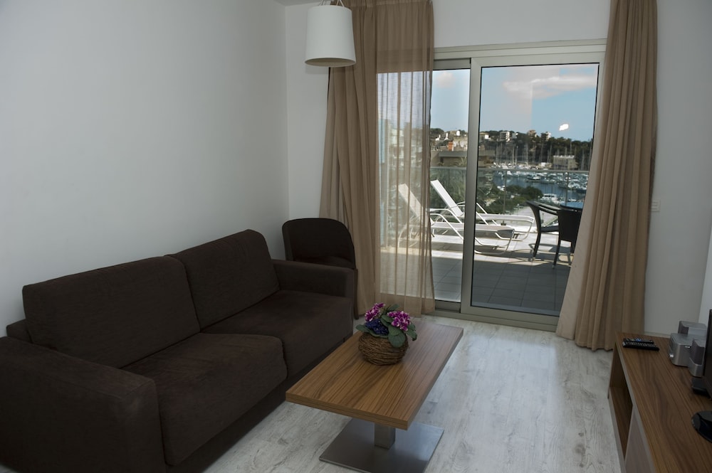 Porto Drach Aparthotel & Suites 24/47