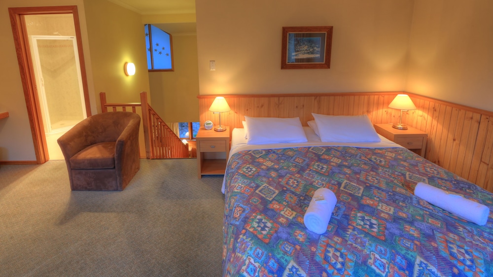 CANDLELIGHT LODGE 14/59