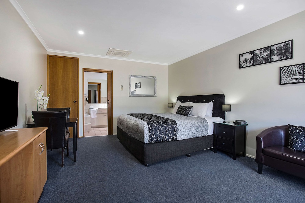 Comfort Inn May Park 20/30