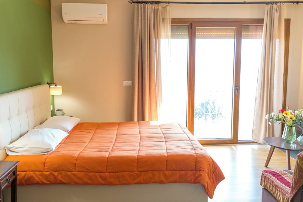 COMFORT, DOUBLE BED, BALCONY
