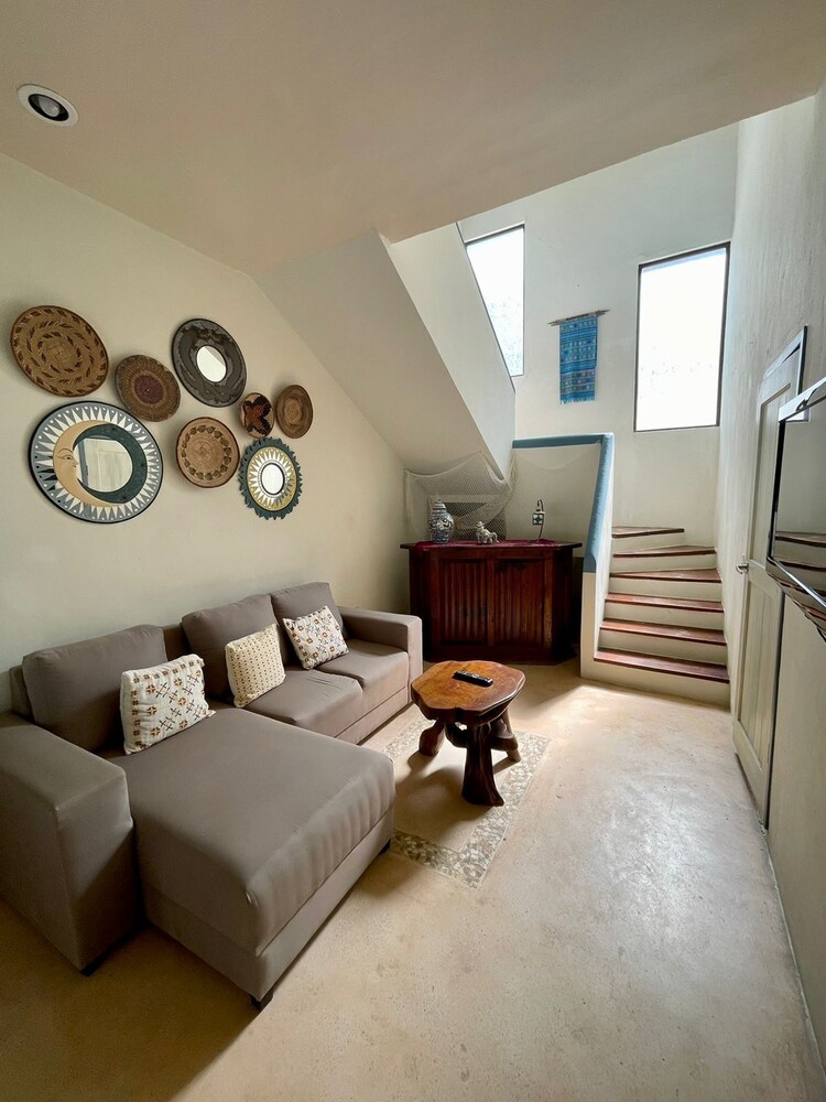 La Puerta Azul Beachfront Adults Only 10/50