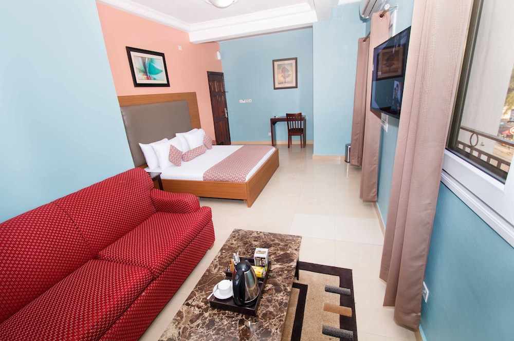 Prestige Suites 13/35