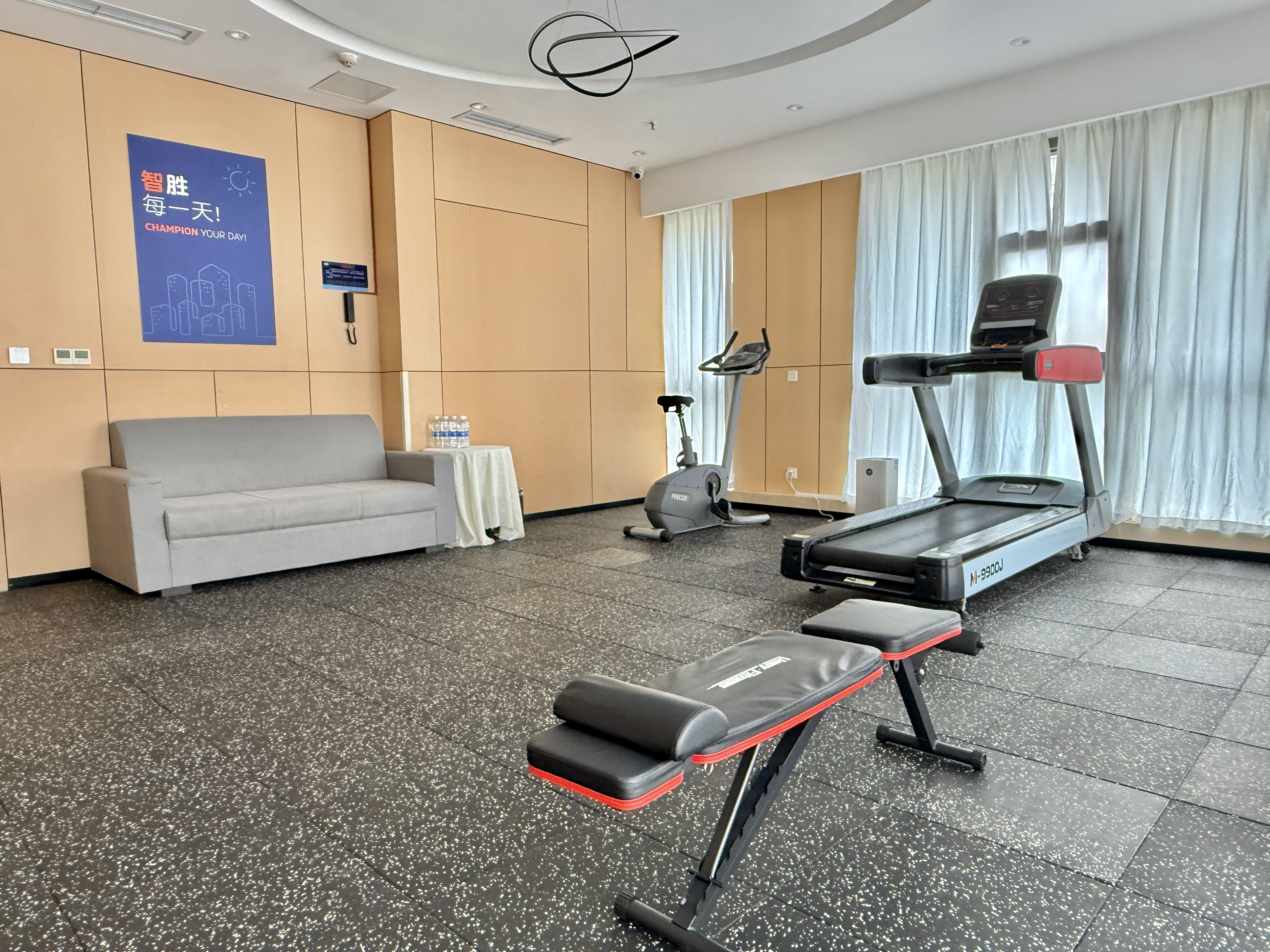 Holiday Inn Express Chongqing Guanyinqiao 18/32