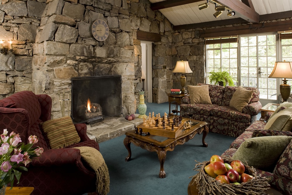 1906 Pine Crest Inn & Restaurant 43/64