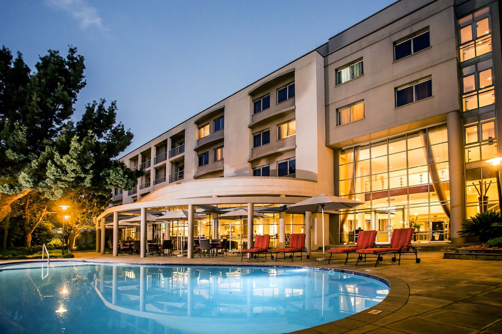 Garden Court Eastgate 5/34