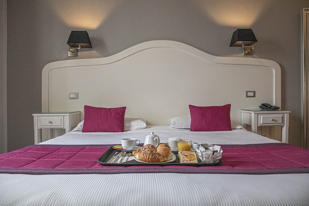 Standard, Double Bed 5/10