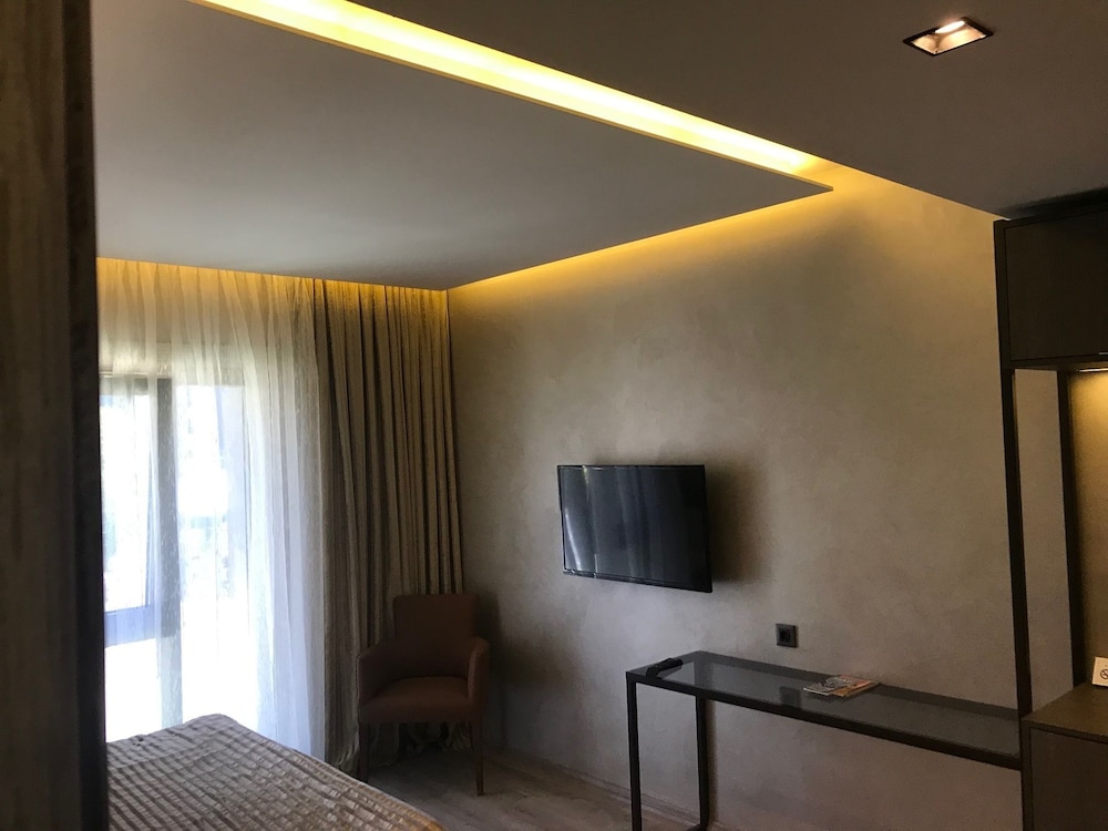 Orya Hotel 48/63