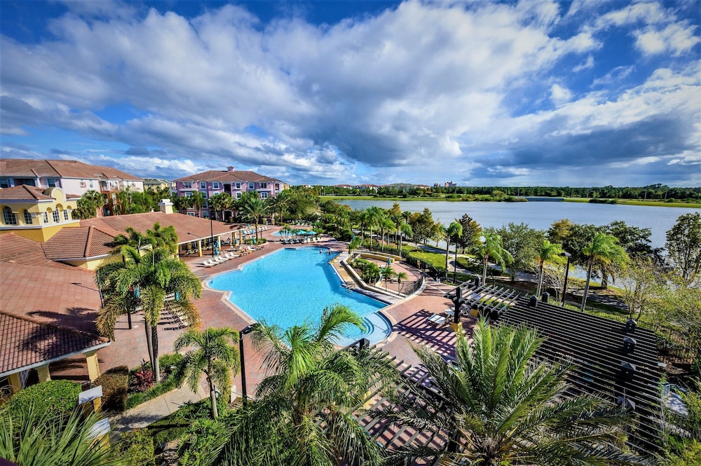 Vista Cay Resort by Millenium 48/54