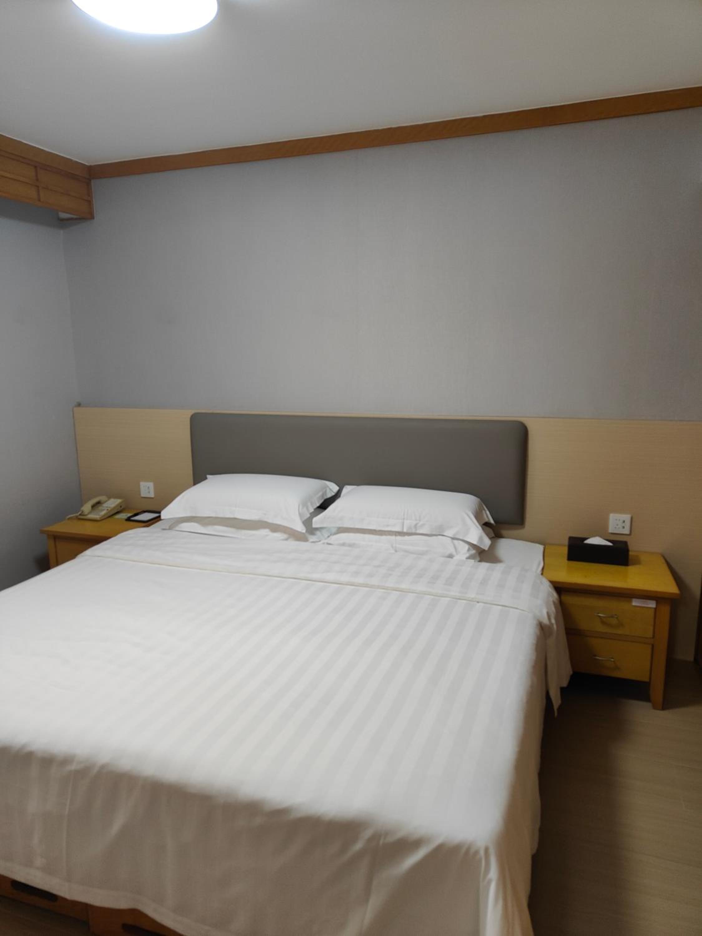شقة بغرفة نوم واحدة، Guangdong Hotel Zhuhai Ex Guangdong Regency 4/10