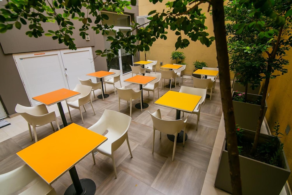 ROBERTA ROSA DE FONTANA SUITES 30/41
