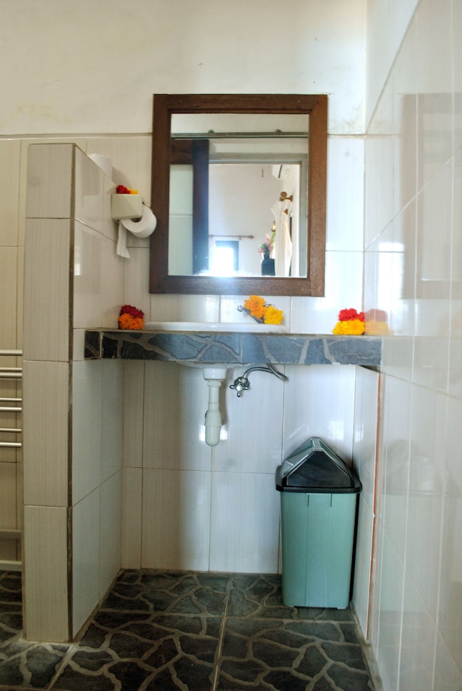 Titi Sedana Homestay 50/50