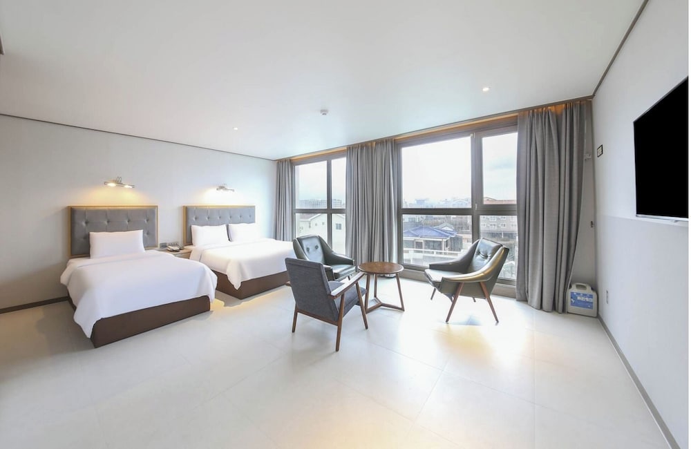 Sunrise Hotel Sungsan 42/62