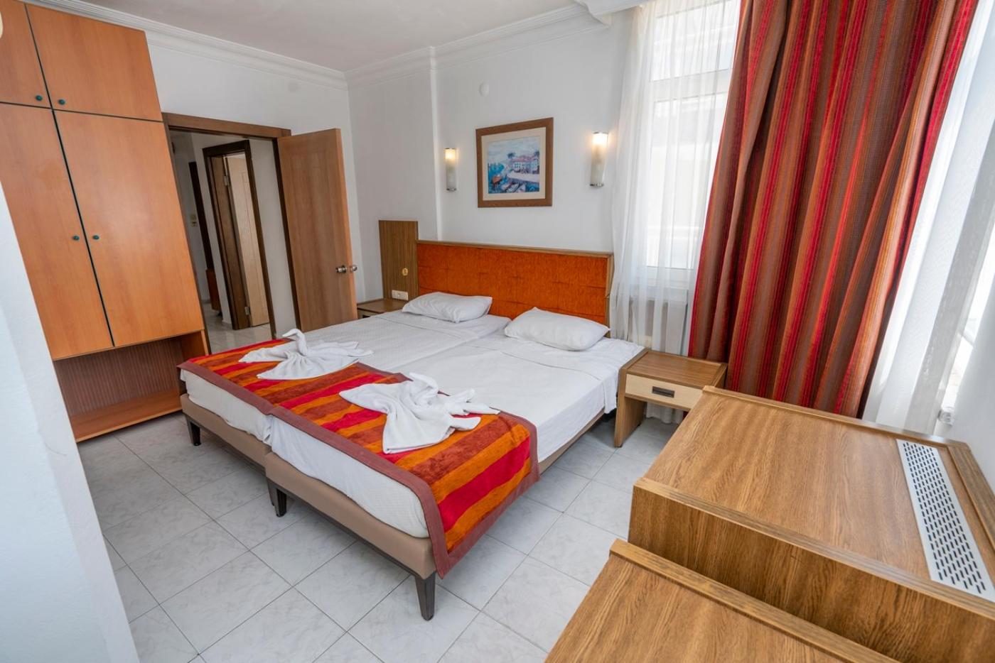 Suite, Sea View