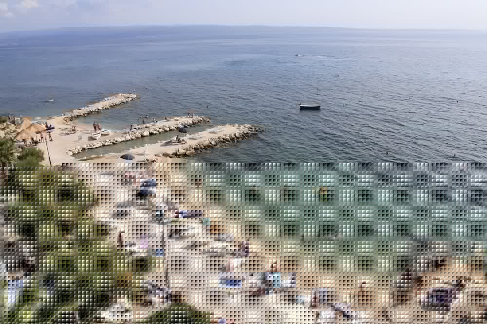 Beach Hotel Split 40/51