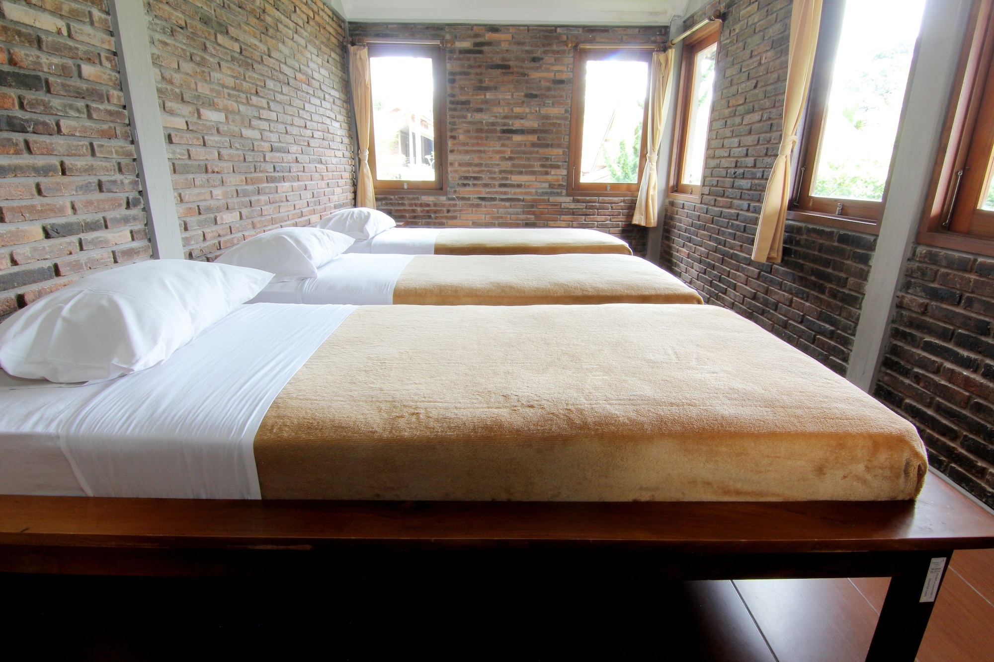 3 Bedrooms, House, 6 Beds