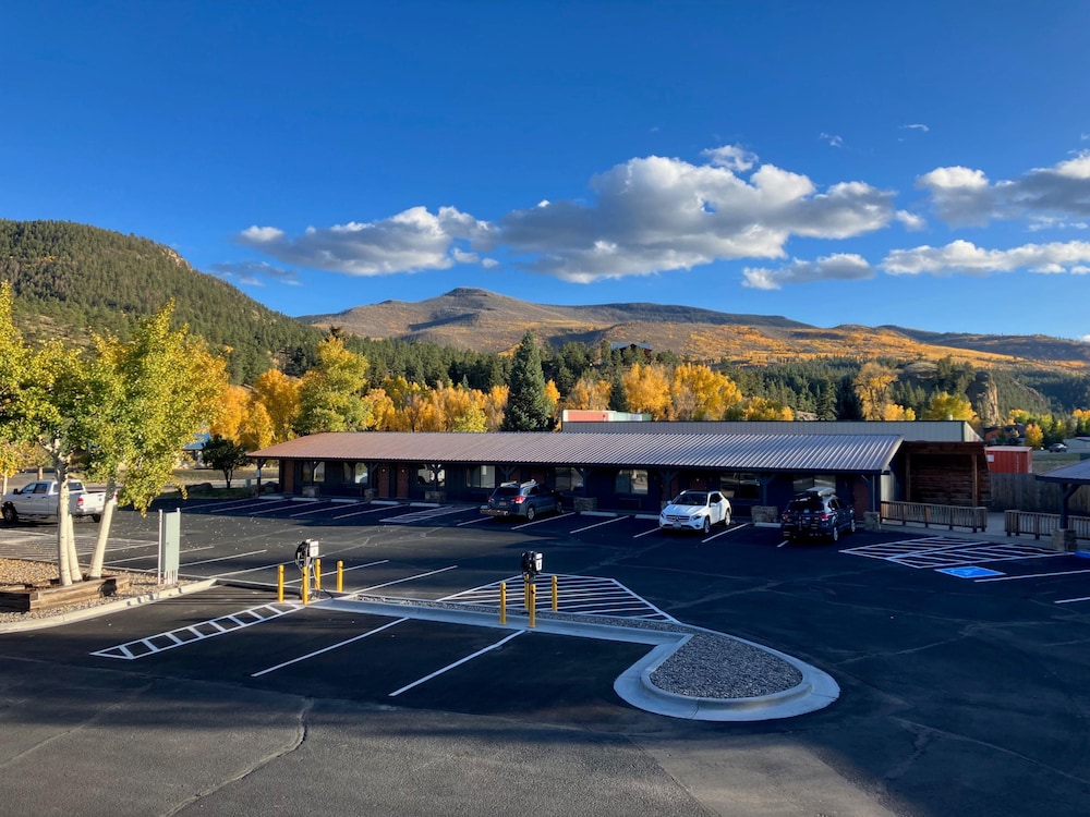 Wolf Creek Lodge, BW Signature Collection 48/71