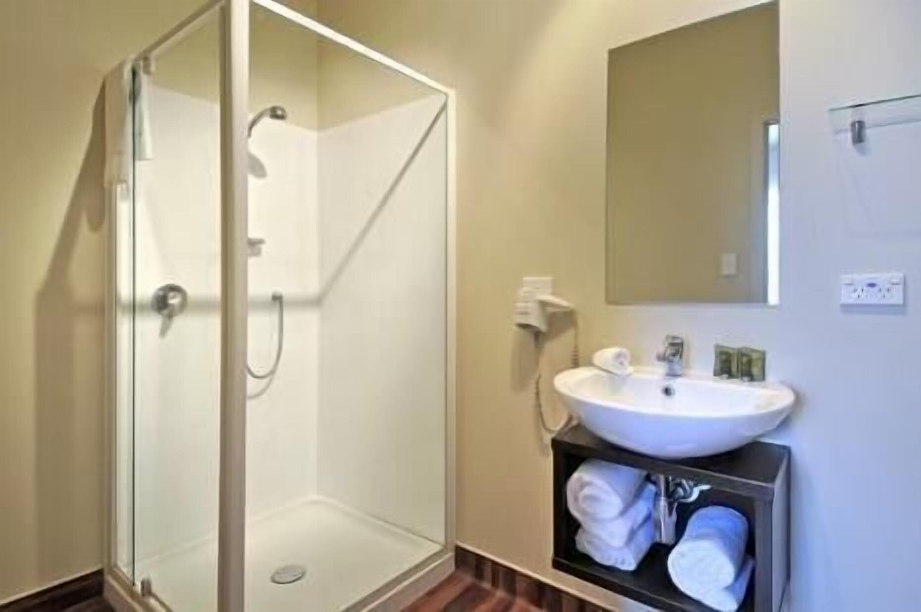 STUDIO, SUITE, QUEEN BED