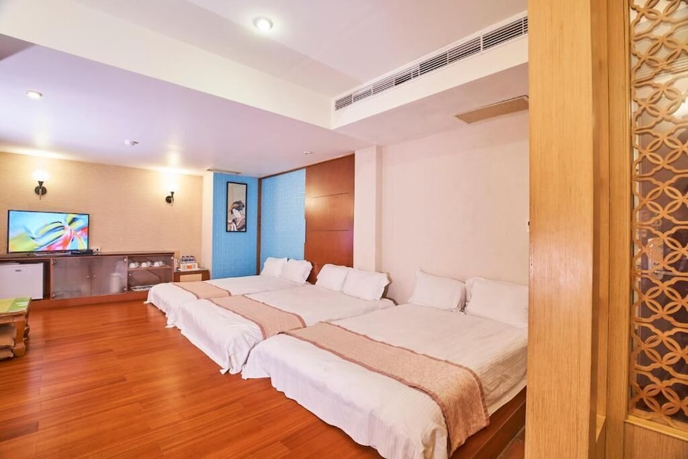 TIAN LONG HOTEL 26/69