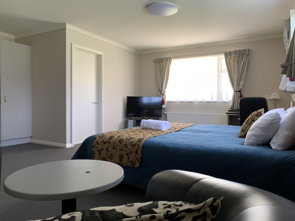High Peaks Hotel 40/63