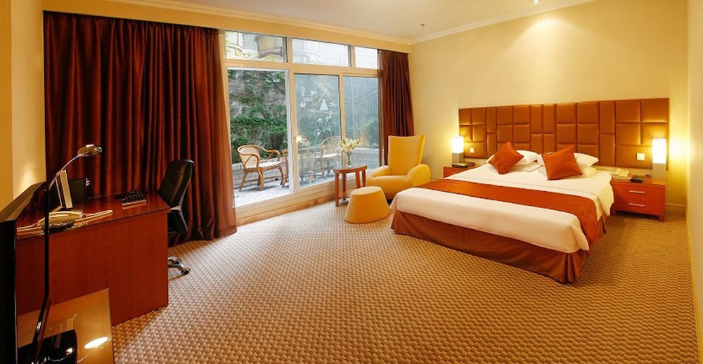 Milky Way Hotel Chongqing 14/56