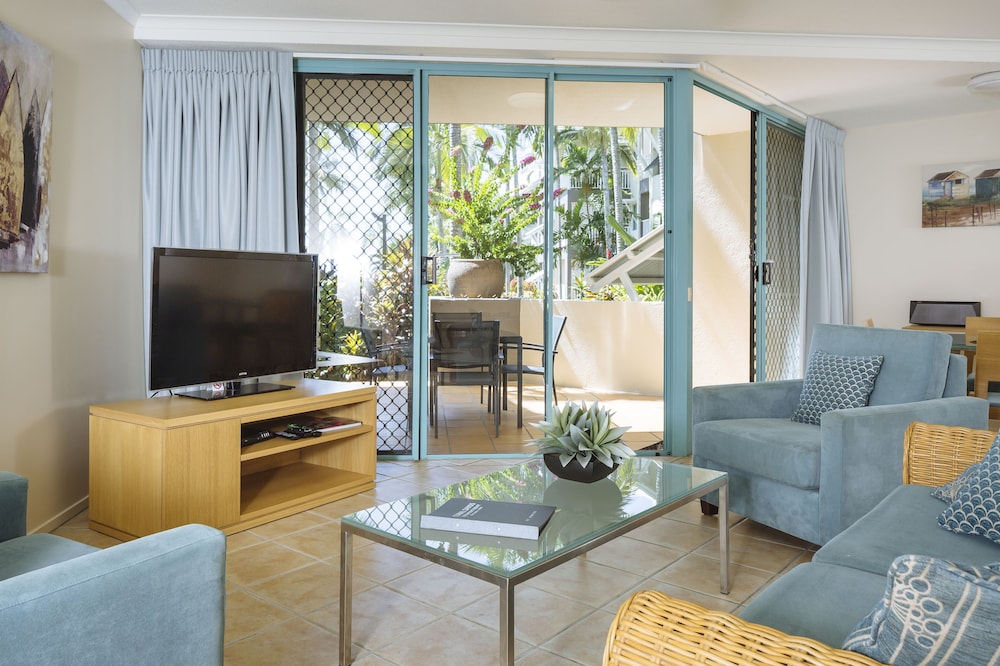 Coral Sands Beachfront Resort 36/59