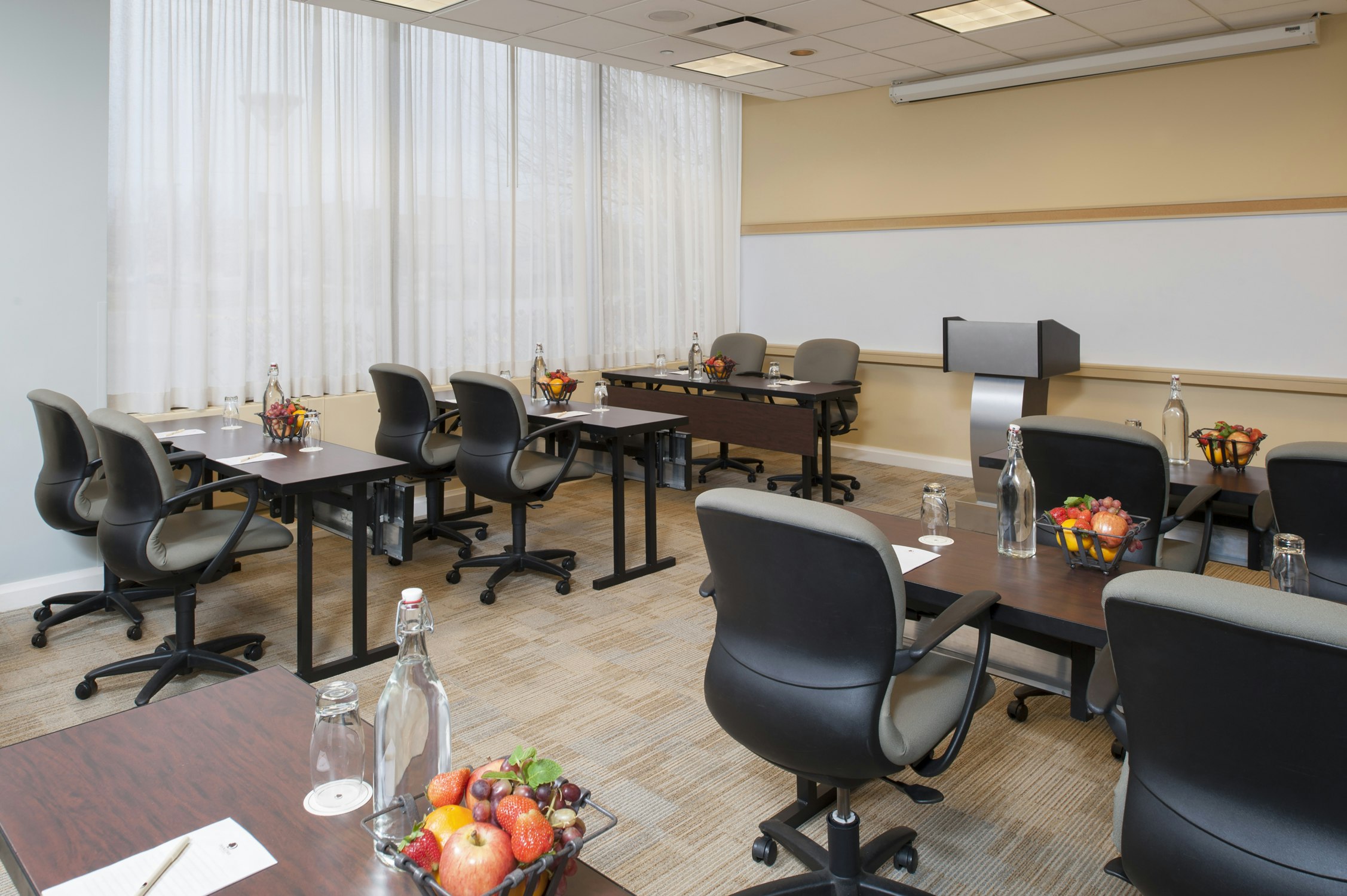 DoubleTree by Hilton Chicago - North Shore Conference Center 44/49