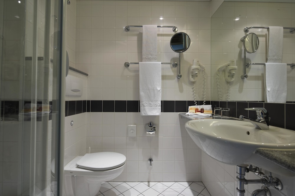 IntercityHotel Berlin Ostbahnhof 8/38