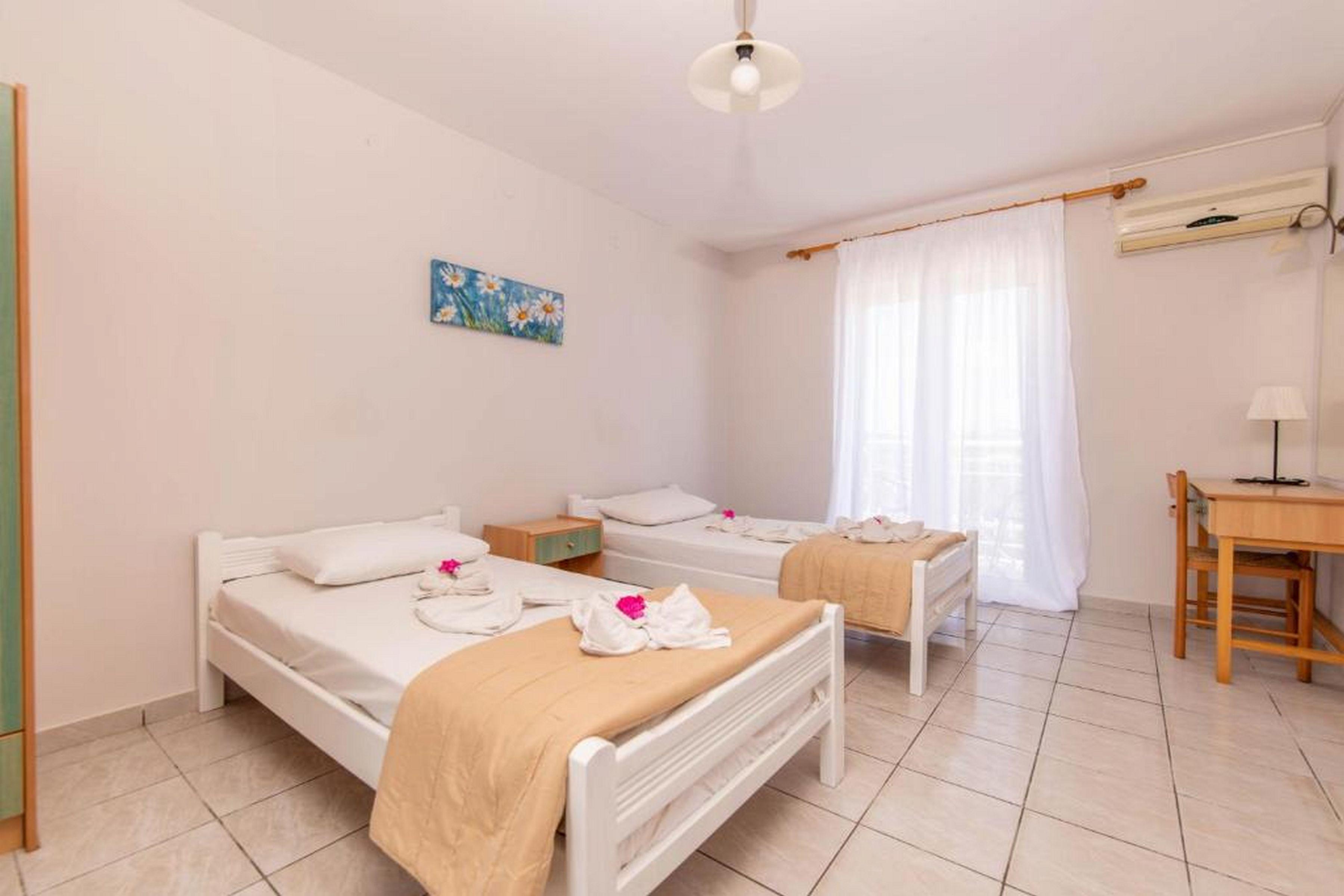 Room, Double or Twin Bed, Side Sea View